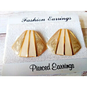 NWT 1980s Vintage Shell Design Enamel Earrings